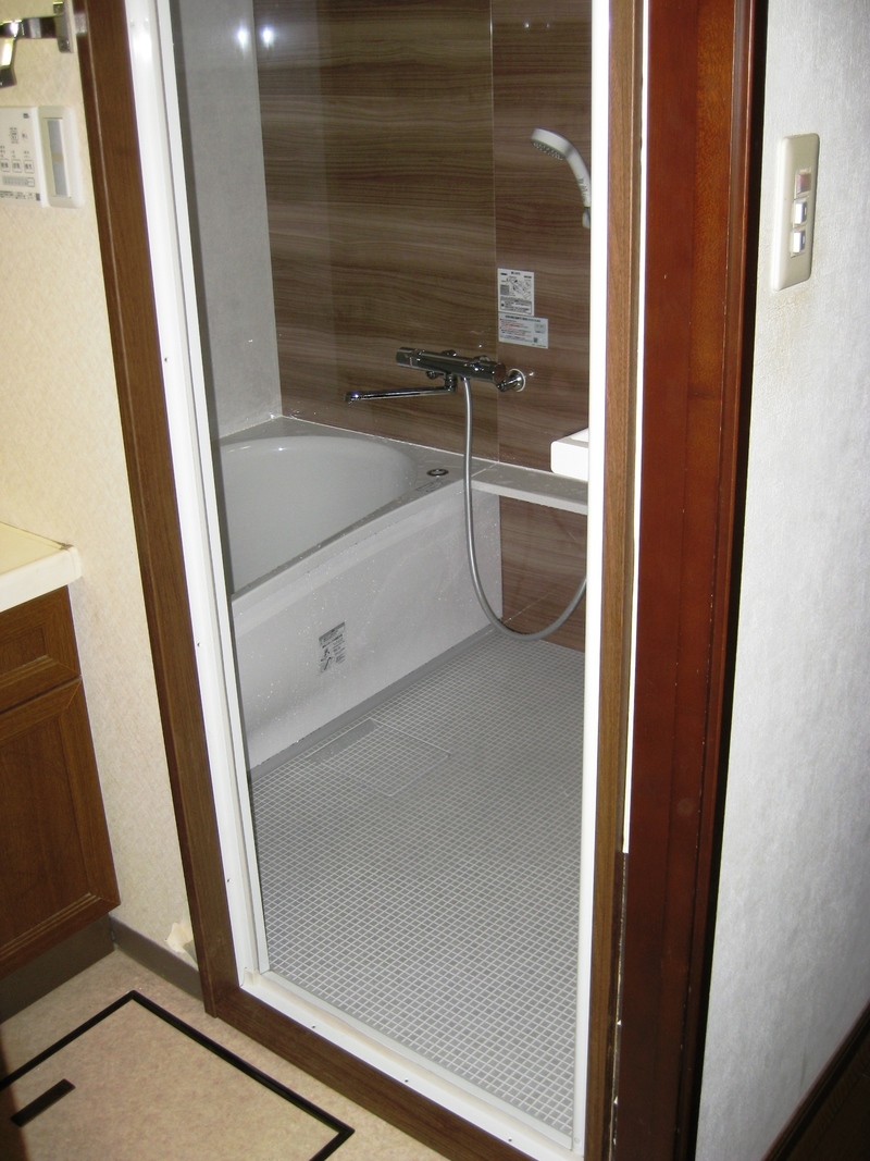 青梅市Ｍ様邸　ﾏﾝｼｮﾝﾘﾌｫｰﾑ　TOTO ﾘﾓﾃﾞﾙ ﾕﾆｯﾄﾊﾞｽWG　TOTO トイレ ﾋﾟｭｱﾚｽﾄQR