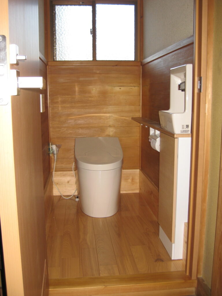 青梅市　築37年住宅　TOTOネオレストにてトイレリフォーム