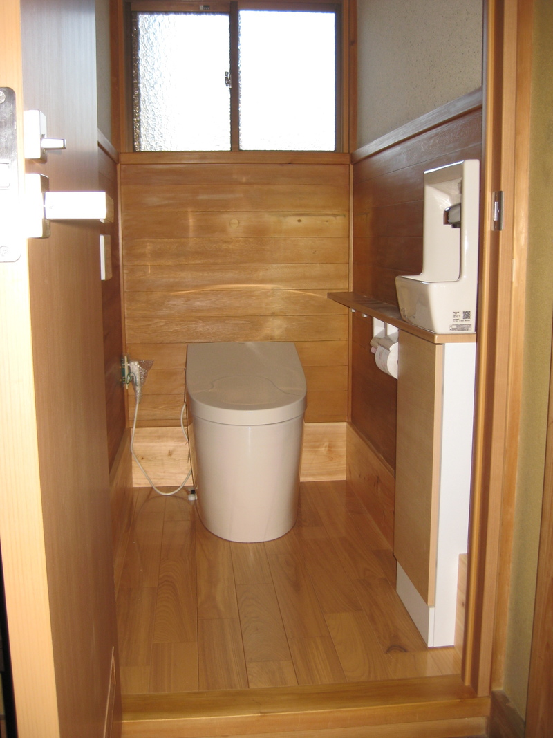 青梅市　築37年住宅　TOTOネオレストにてトイレリフォーム