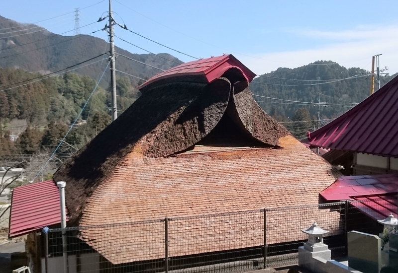 奥多摩町　長福寺　杉皮葺屋根修繕